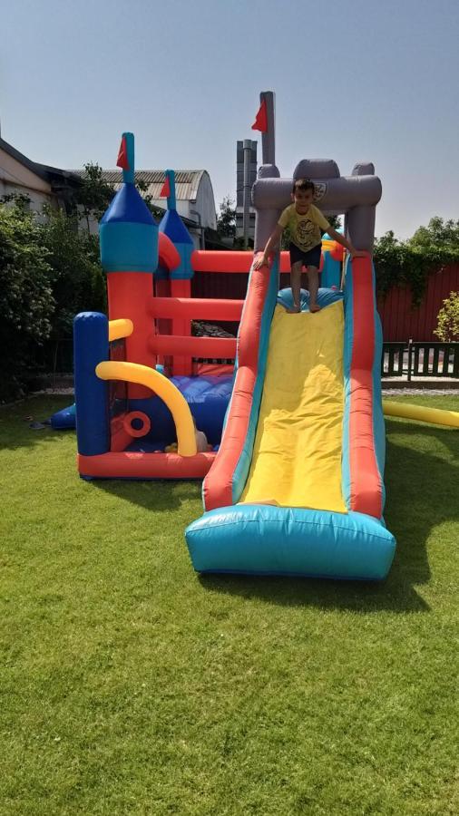 Édenkert Apartmanház Kisvárda Exterior foto